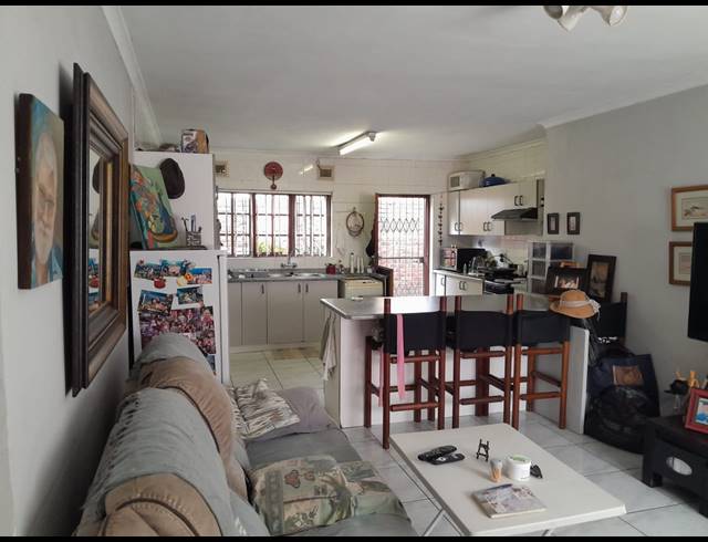 4 BEDROOM HOUSE FOR SALE IN BLUFF